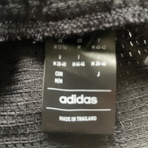 Adidas mesh sports shorts with pockets - Picture 3 of 5